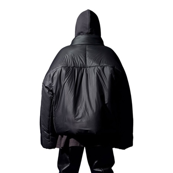 Yeezy Gap Engineered by Balenciaga Round Jacket Black Size M